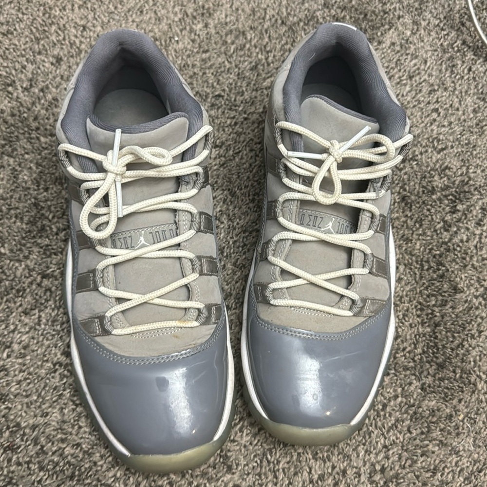 Gray Jordan retro 11 low size 7
